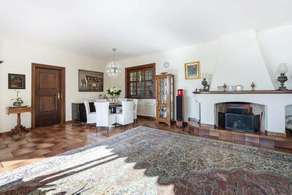 Tra natura e città, elegante villa da sogno con vista Lago – Foto 5 von 21
