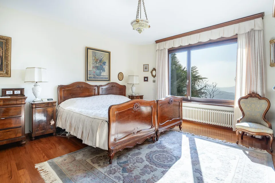 Tra natura e città, elegante villa da sogno con vista Lago – Foto 8 von 21