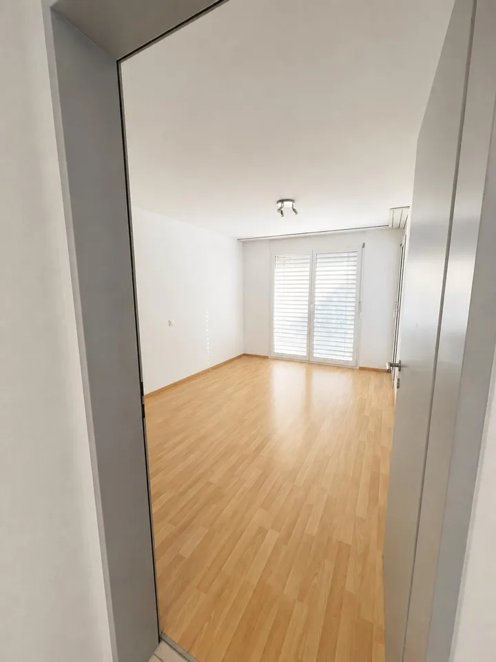 Grosszügige 4.5-Zimmer-Maisonettewohnung zentrale Lage in Domat/Ems