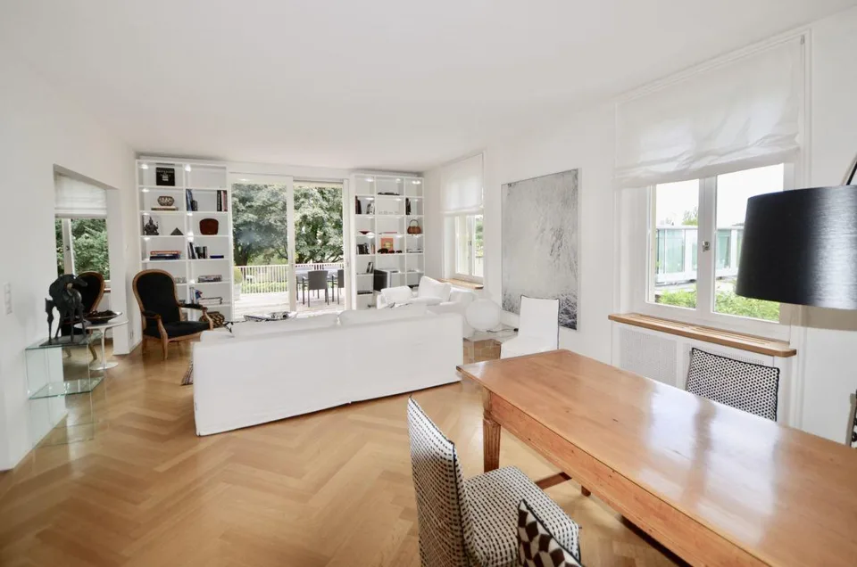 Möbliert: Gediegene Gästewohnung in herrschaftlicher Villa – photo 3 of 14