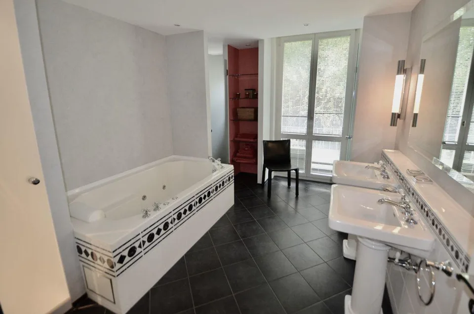 Möbliert: Gediegene Gästewohnung in herrschaftlicher Villa – photo 7 of 14