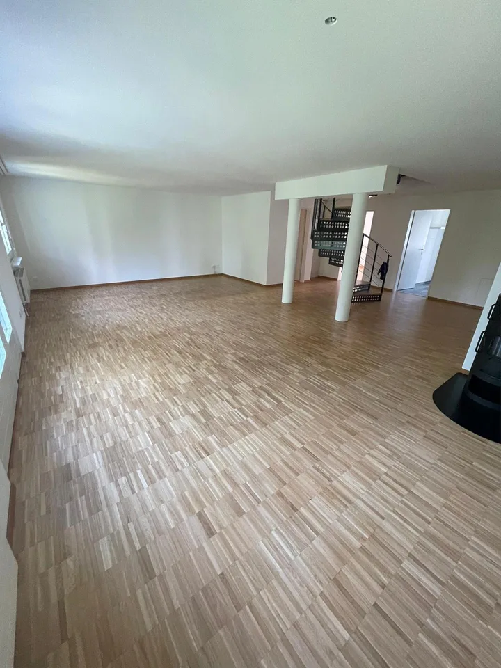 sehr schöne und helle 5.5 Zimmer-Maisonette-Wohnung – photo 2 of 10