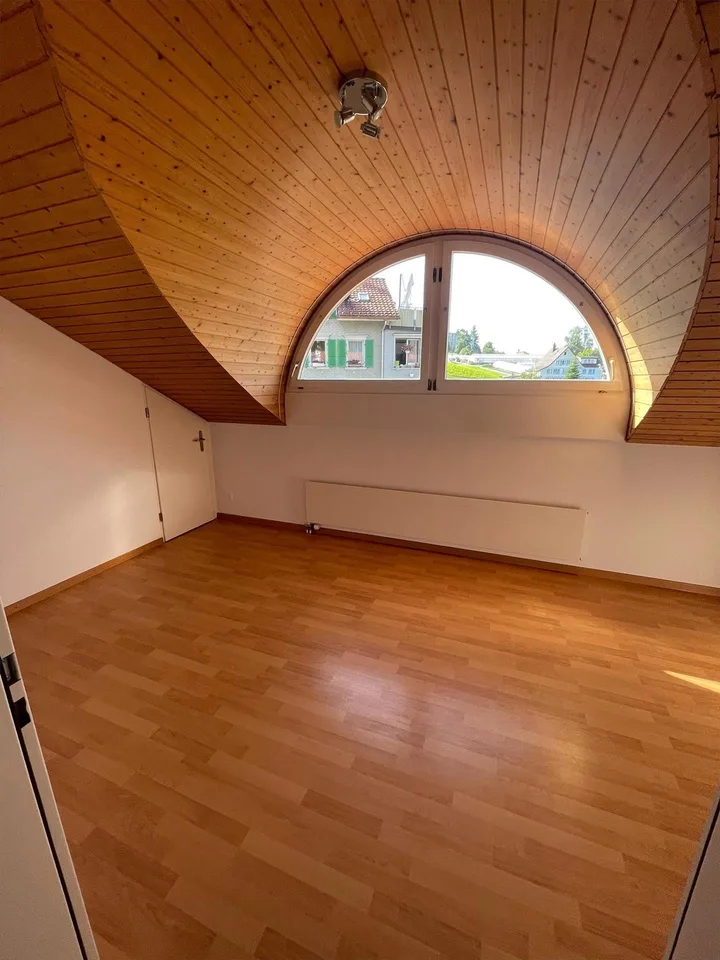 sehr schöne und helle 5.5 Zimmer-Maisonette-Wohnung – photo 6 of 10