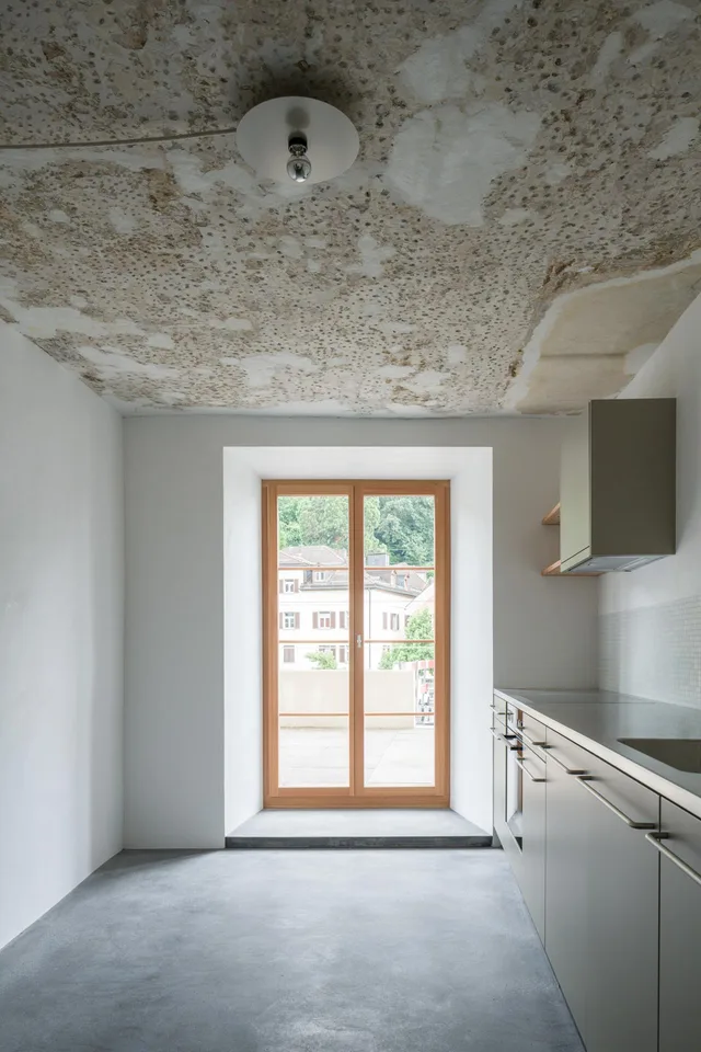 Aussergewöhnliche 2 Zimmerwohnung mit Terrasse – Foto 4 von 5