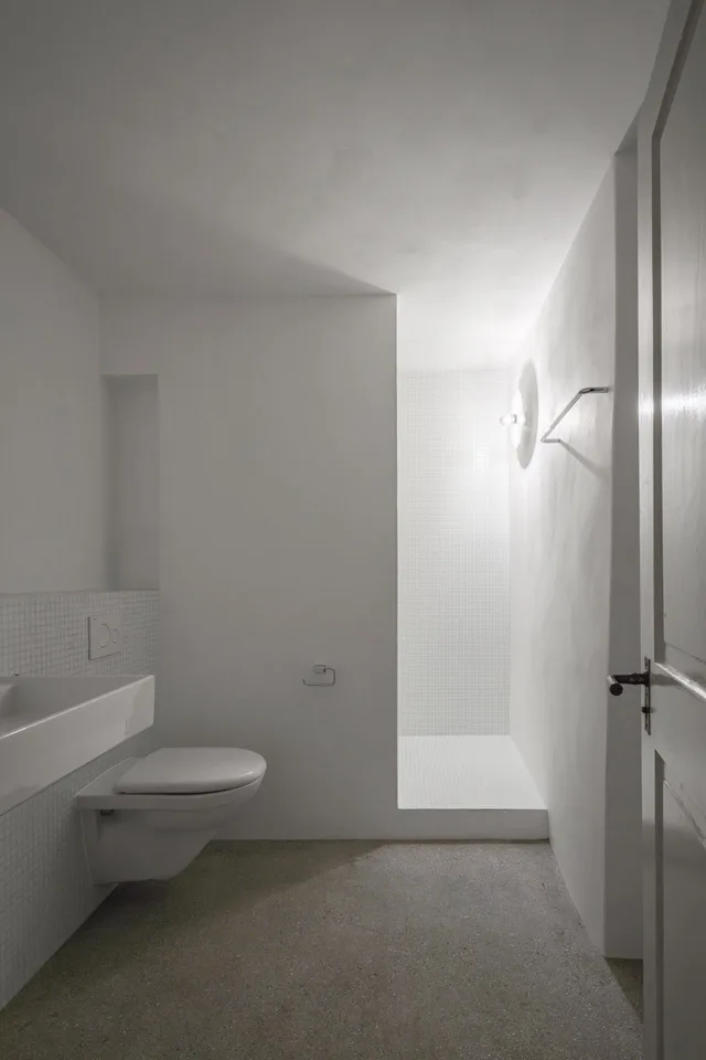 Aussergewöhnliche 2 Zimmerwohnung mit Terrasse – Foto 5 von 5