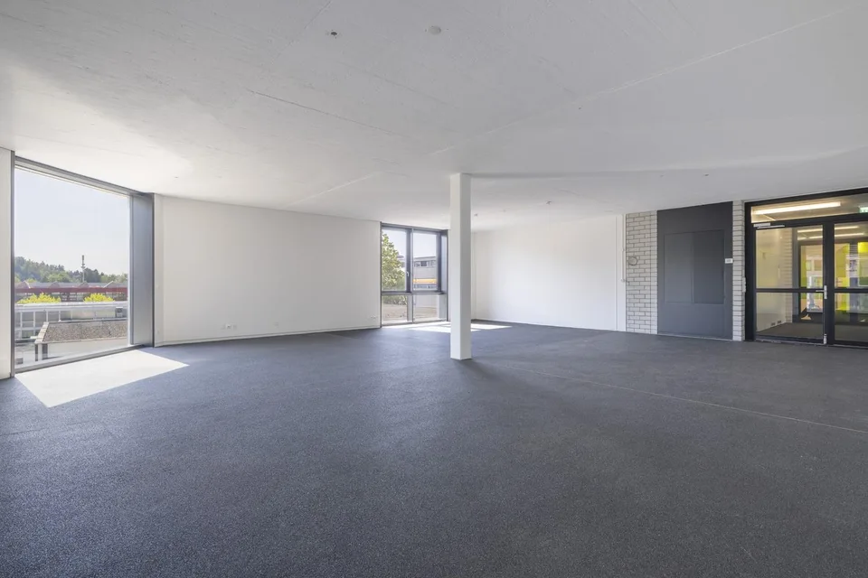 Ausgebaute und bezugsbereite Büro- und Gewerbeflächen – photo 5 sur 9