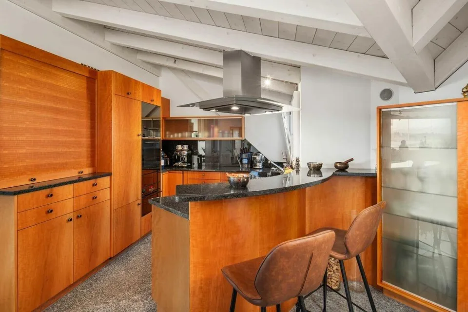 Villa de campagne avec vue loin, adjacente à une zone agricole – photo 11 sur 13