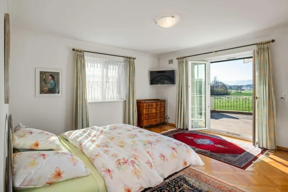 Villa de campagne avec vue loin, adjacente à une zone agricole – photo 6 sur 13