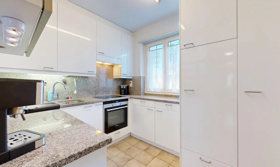 Freistehendes Einfamilienhaus auf grosszügigem Grundstück in Rümlang – Foto 8 von 11