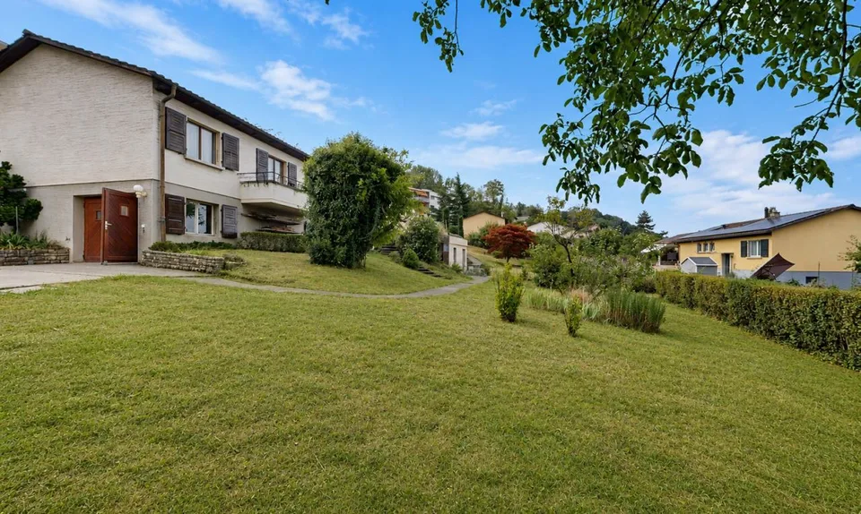 4.5-Zimmer-Villa mit Jura-Blick und grossem Garten – Foto 2 von 11