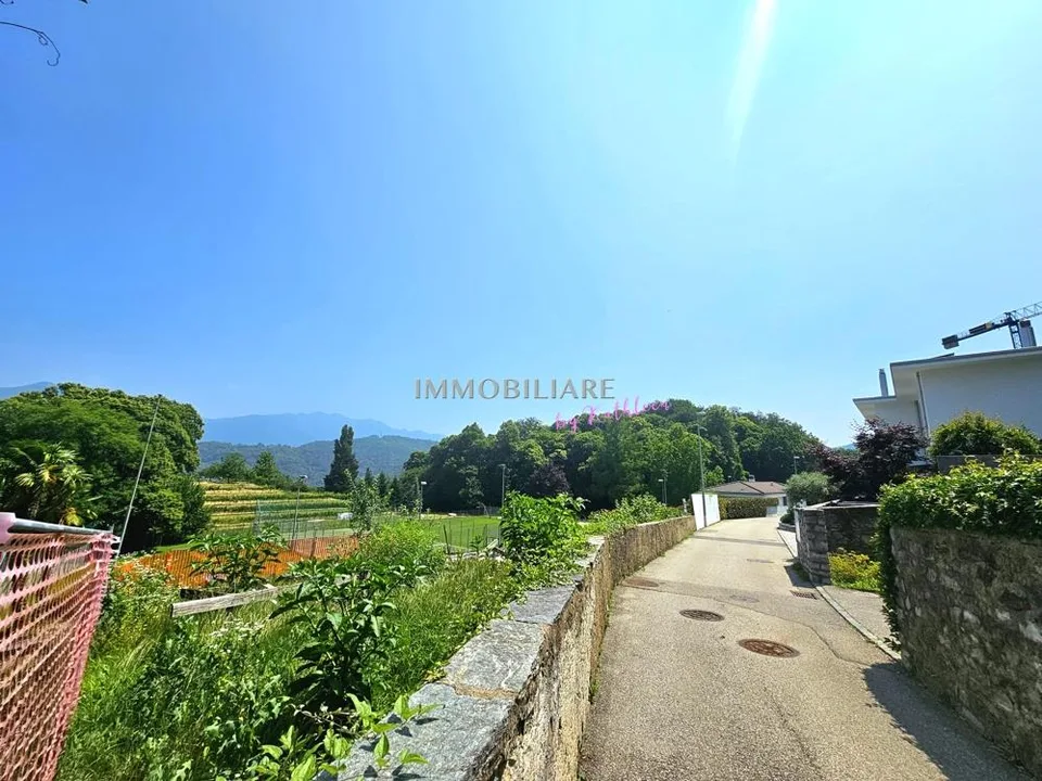 Terreno edificabile per una casa plurifam. con 3 app. e autorimessa – foto 9 di 14