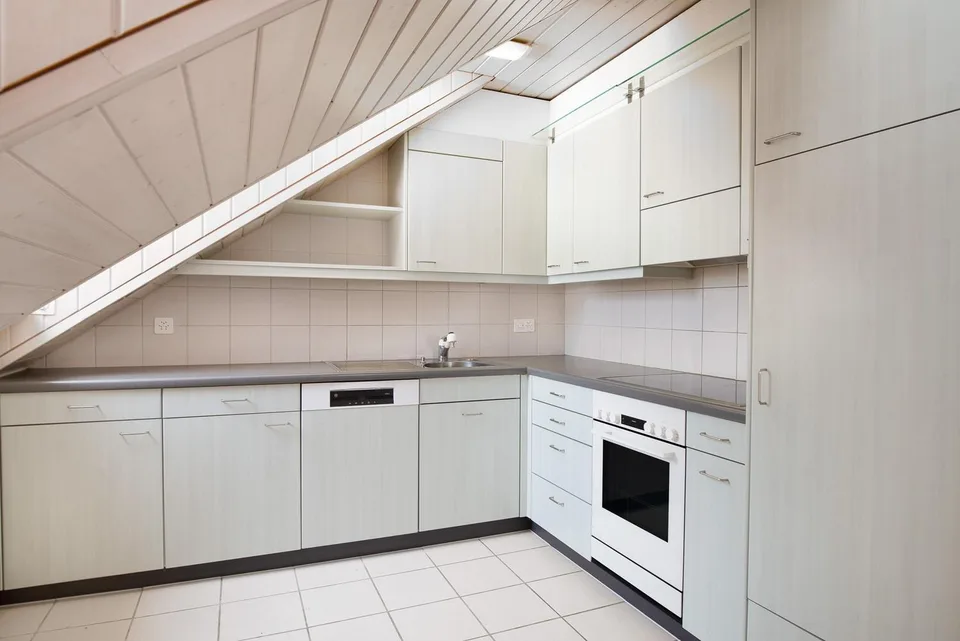Schöne 3.5-Zimmerwohnung an zentraler Lage – photo 3 sur 13