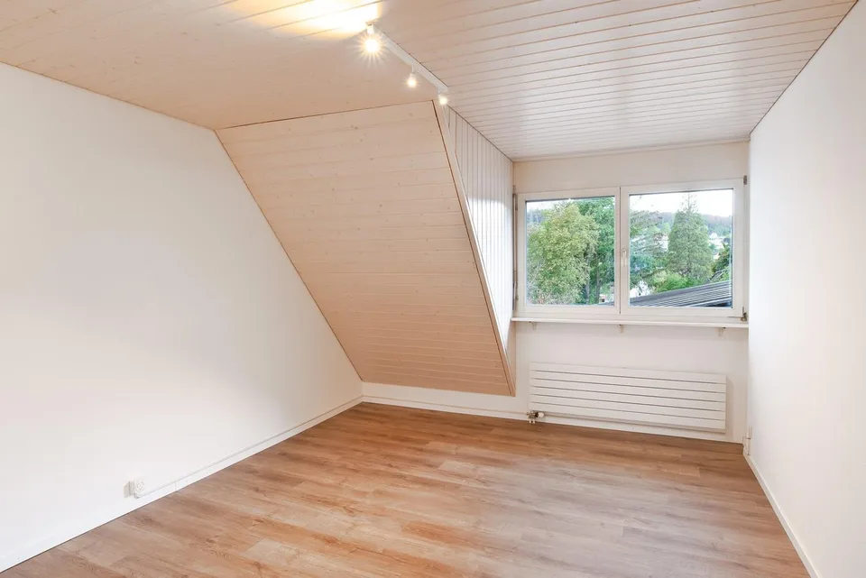 Schöne 3.5-Zimmerwohnung an zentraler Lage – photo 7 sur 13