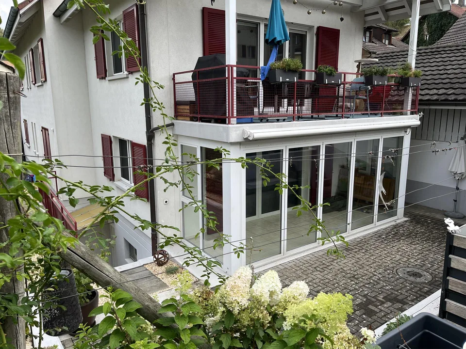 Grosszügige, 4.5-Zimmer-Parterre Wohnung