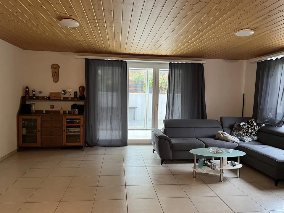 Grosszügige, 4.5-Zimmer-Parterre Wohnung