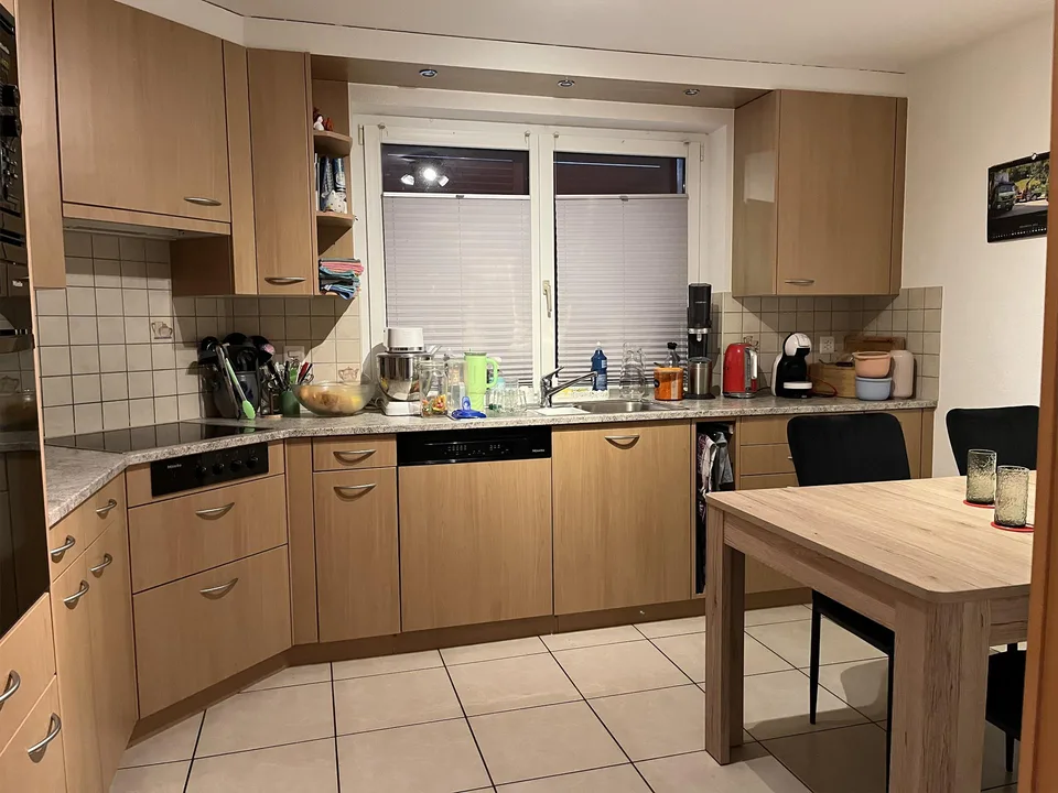 Grosszügige, 4.5-Zimmer-Parterre Wohnung