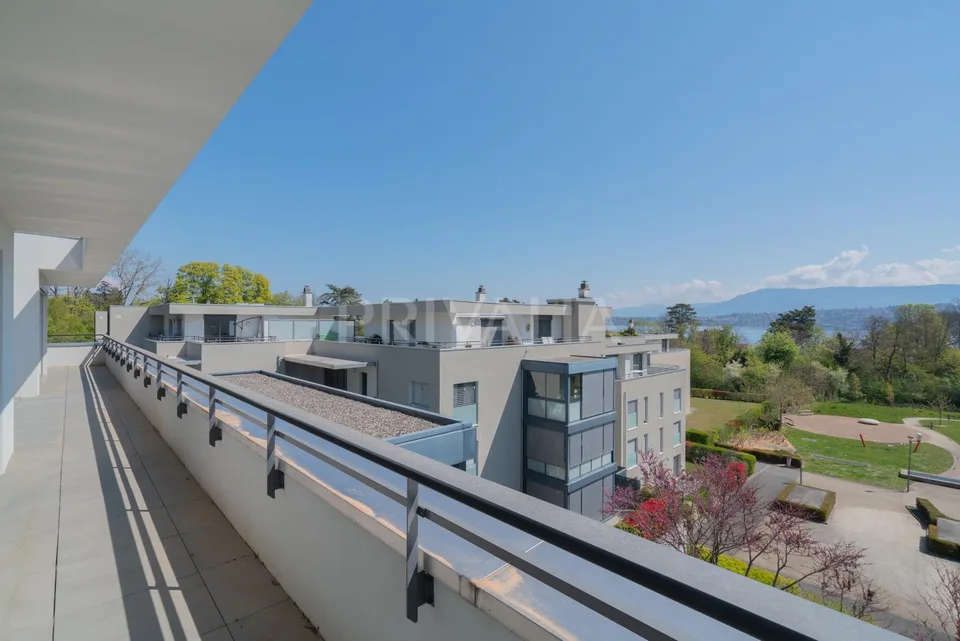 Bel attique de 121 m2 avec terrasse – Foto 15 von 16