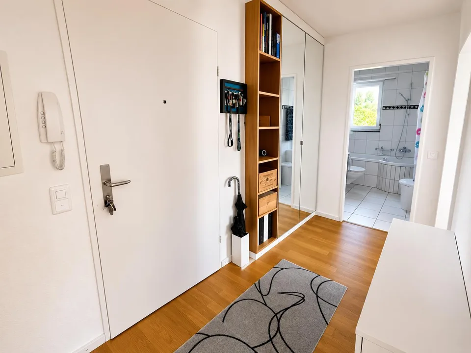Topgelegenheit! Hell, modern, mit Weitsicht und grosser Einzelgarage – Foto 9 von 9