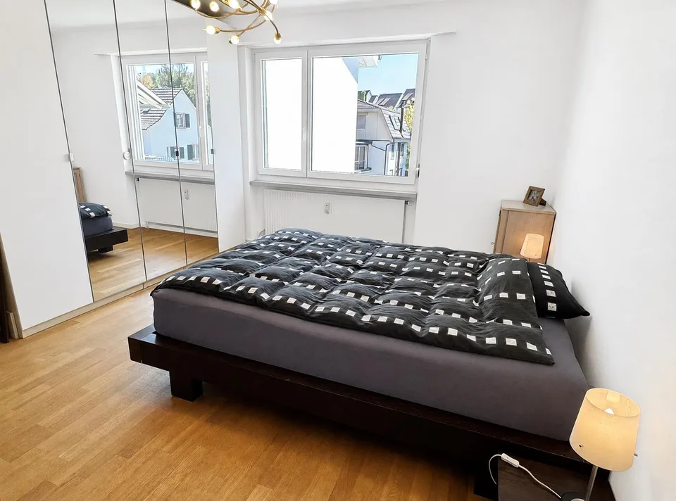 Topgelegenheit! Hell, modern, mit Weitsicht und grosser Einzelgarage – Foto 8 von 9
