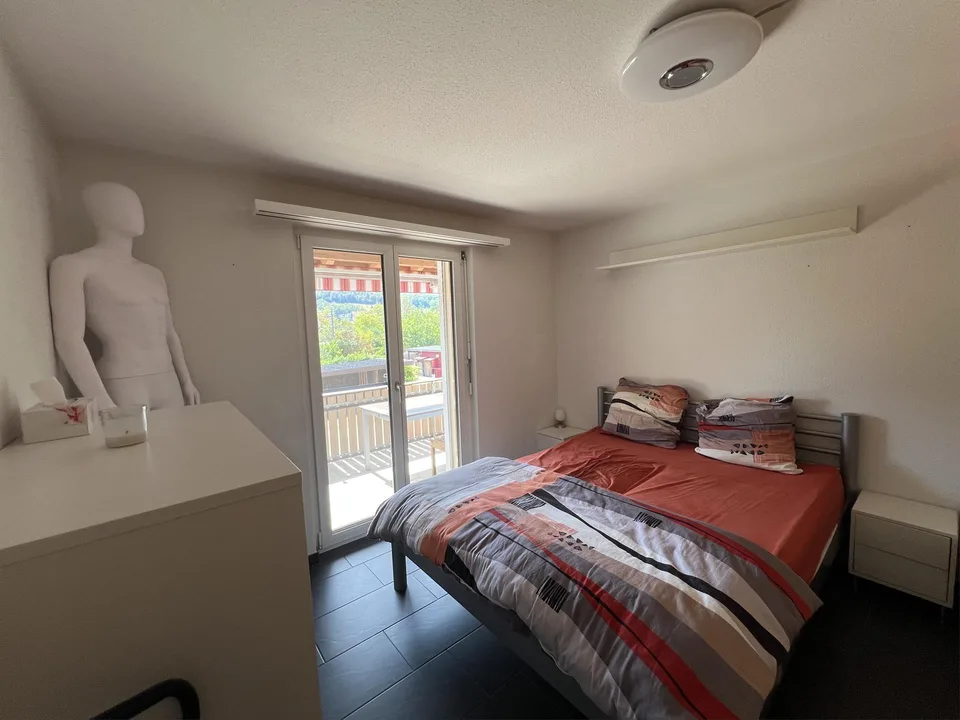 Lichtdurchflutete großzügige 4,5 Zimmer Wohnung mit Terasse zu verkauf – Foto 14 von 17
