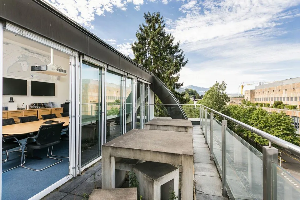EXKLUSIVER UNTERNEHMENSHAUPTSITZ IM HERZEN VON ZUG – Foto 7 von 13
