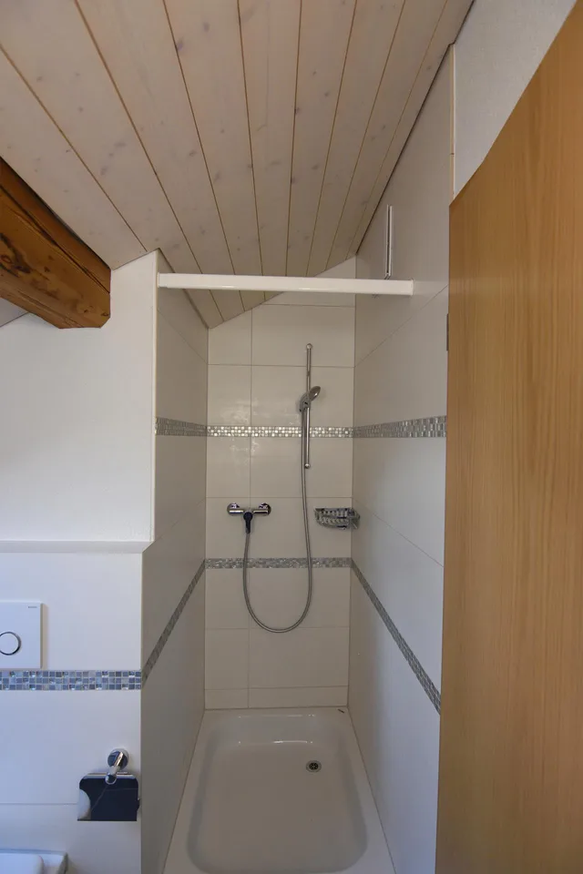 Schöne 3.5 Zimmer Wohnung in Holzhaus