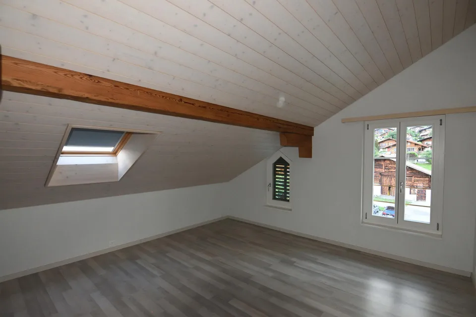 Schöne 3.5 Zimmer Wohnung in Holzhaus