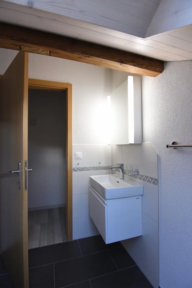 Schöne 3.5 Zimmer Wohnung in Holzhaus