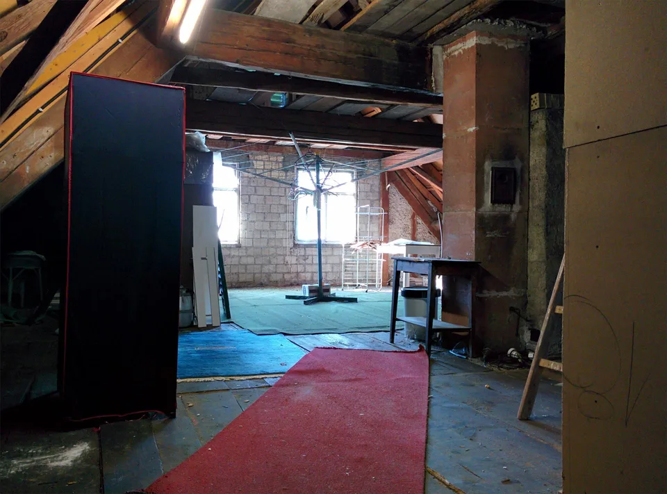 Günstige Wohnung im Bauernhaus mit grossem Naturgarten