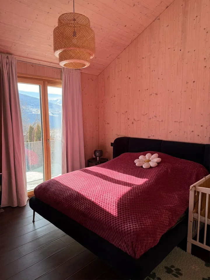 Moderne 5.5 Zimmer - elegante Minergie-Reihenhaus, im Herzen von Lens