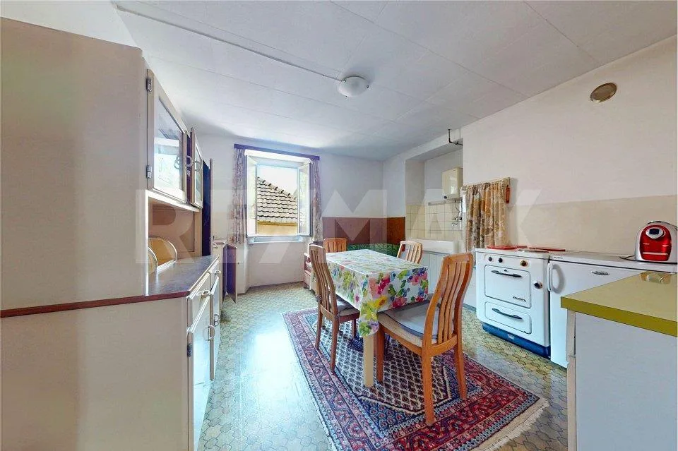 Casa plurifamiliare con grande potenziale di ristrutturazione – Foto 10 von 13