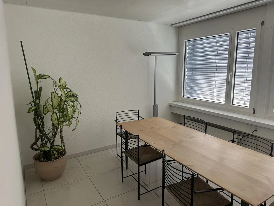 118 m2 Büro – Foto 2 von 2