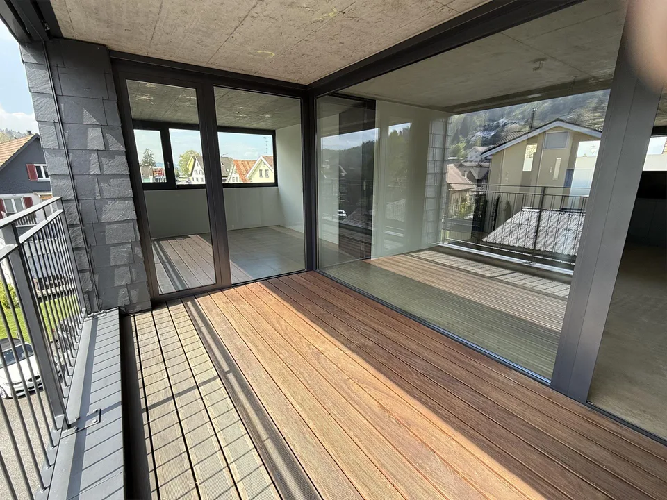 3 1/2 Zimmer Atttikawohnung im Loftcharakter mit gedeckter Terrasse