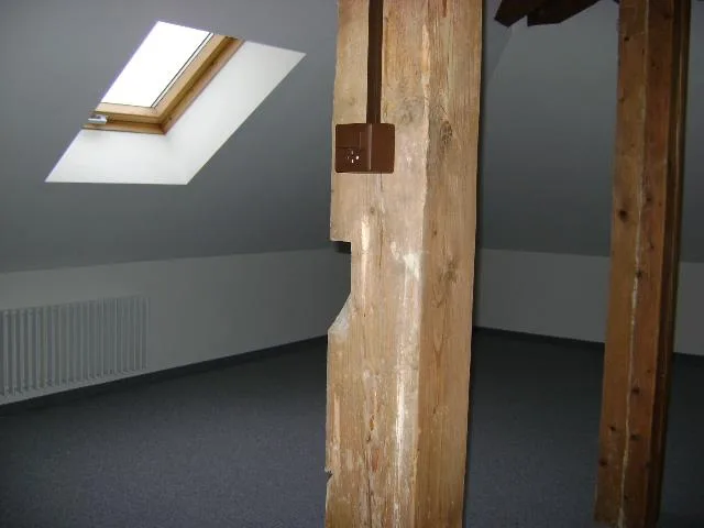 Charmante Dachwohnung im Zentrum