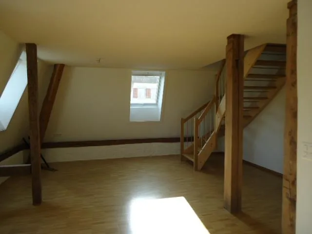 Charmante Dachwohnung im Zentrum