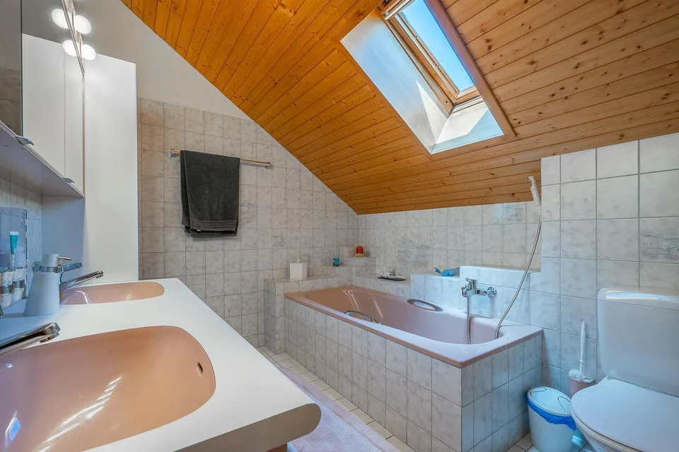 Grosszügige 4.5-Zimmer-Dachwohnung – foto 15 di 29