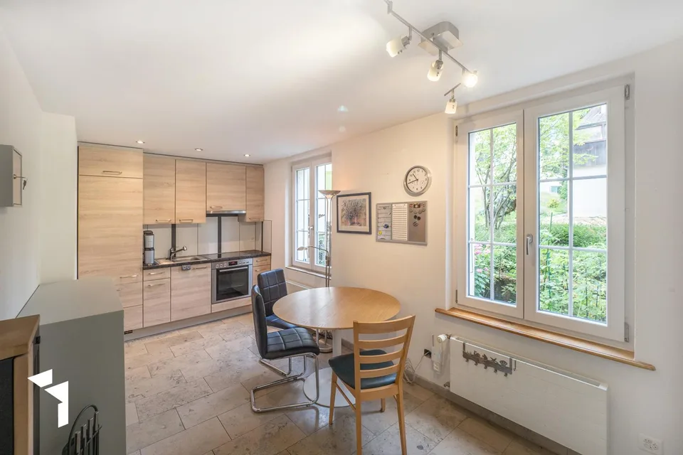 Fehr Immobilien - Grosszügiges Zwei-Generationen-Haus – Foto 5 von 15