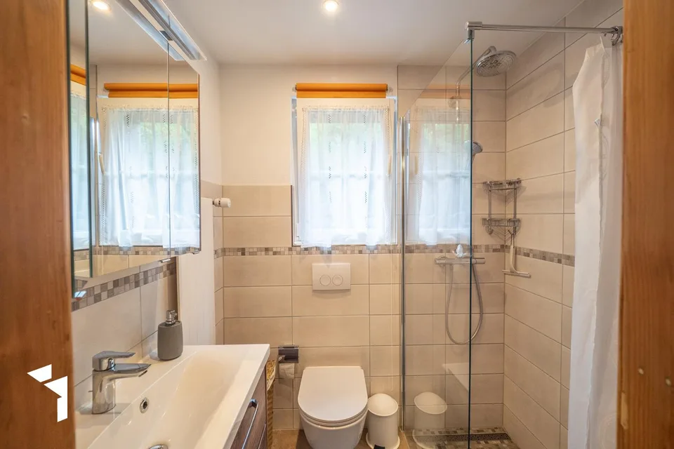Fehr Immobilien - Grosszügiges Zwei-Generationen-Haus – Foto 12 von 15