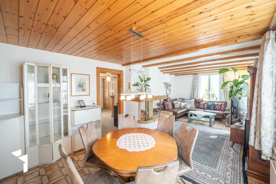 Fehr Immobilien - Grosszügiges Zwei-Generationen-Haus – Foto 7 von 15