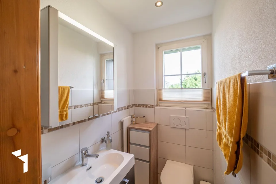 Fehr Immobilien - Grosszügiges Zwei-Generationen-Haus – Foto 11 von 15
