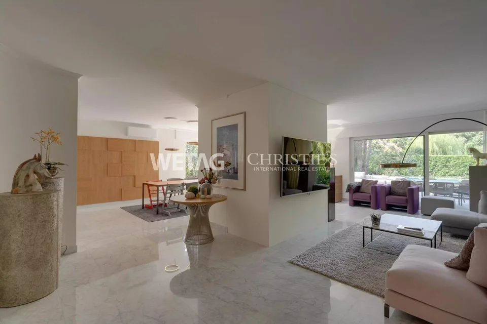 Exklusive & moderne Luxusvilla mit Aussenpool in privilegierter Lag... – Foto 3 von 13