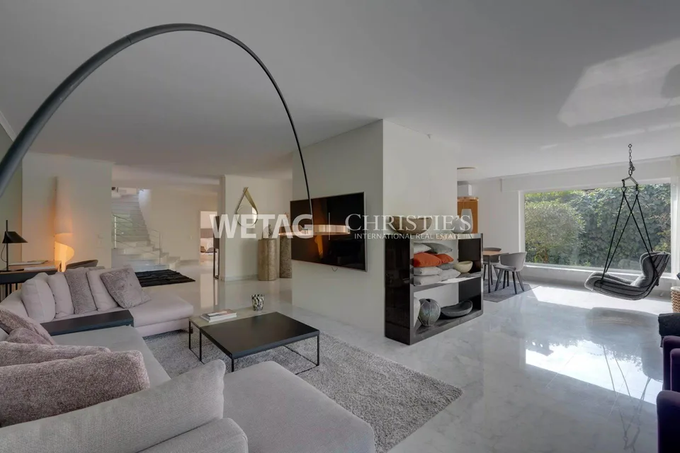 Exklusive & moderne Luxusvilla mit Aussenpool in privilegierter Lag... – Foto 7 von 13