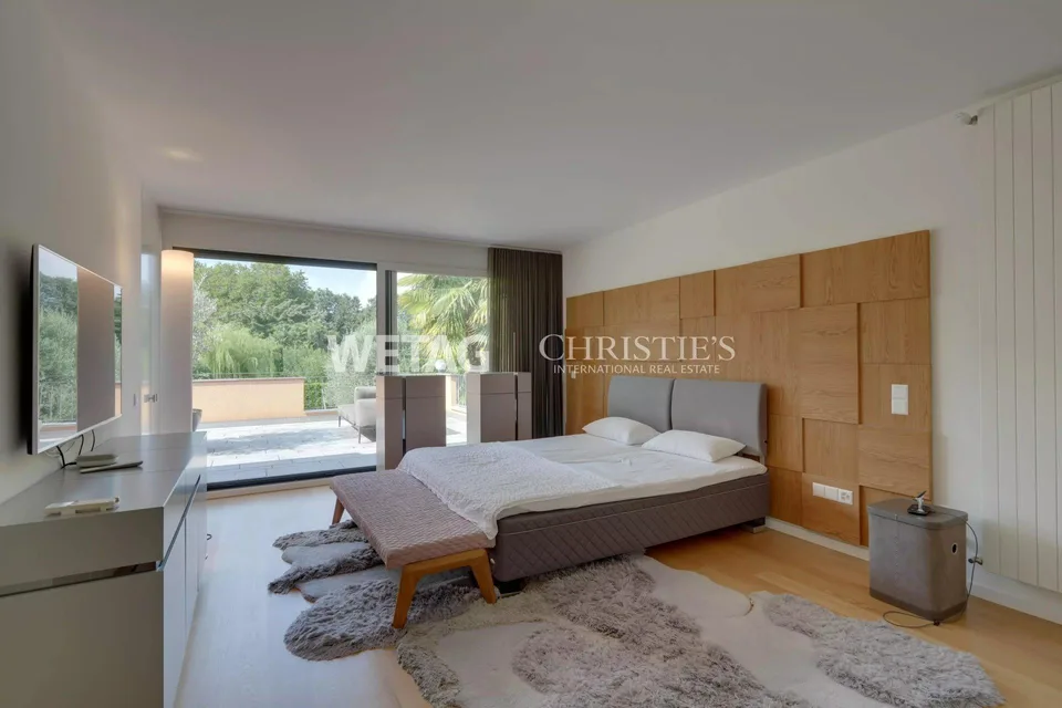 Exklusive & moderne Luxusvilla mit Aussenpool in privilegierter Lag... – Foto 9 von 13