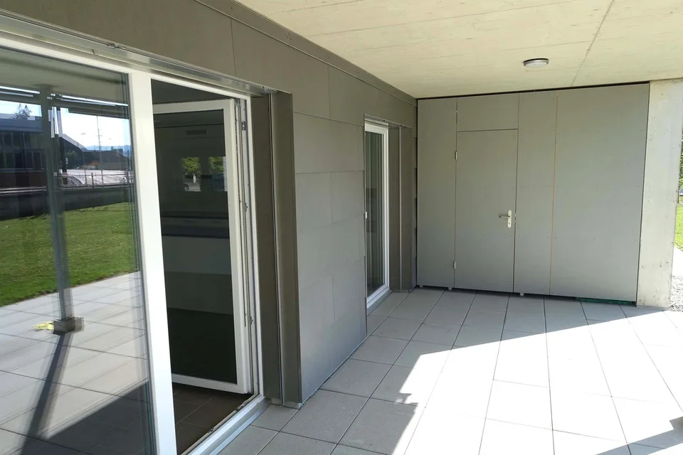 Helle 3 ½ Zimmerwohnung mit grossem Wintergarten und Balkon