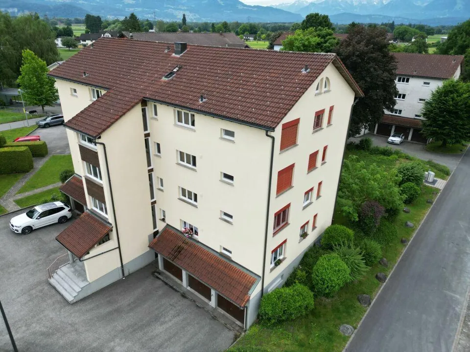 Sanierte Küche - Wohlfühlende 3.5-Zimmerwohnung an ruhiger Lage