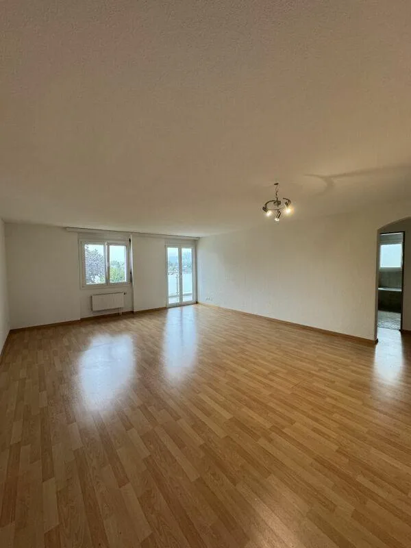 Sanierte Küche - Wohlfühlende 3.5-Zimmerwohnung an ruhiger Lage