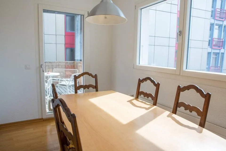 Prächtige 5.5-Zimmer-Wohnung im Zentrum von Freiburg! – Foto 3 von 9