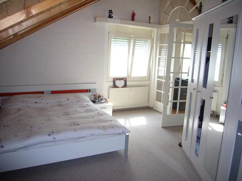 ruhige gelegene Dachwohnung – Foto 7 von 8