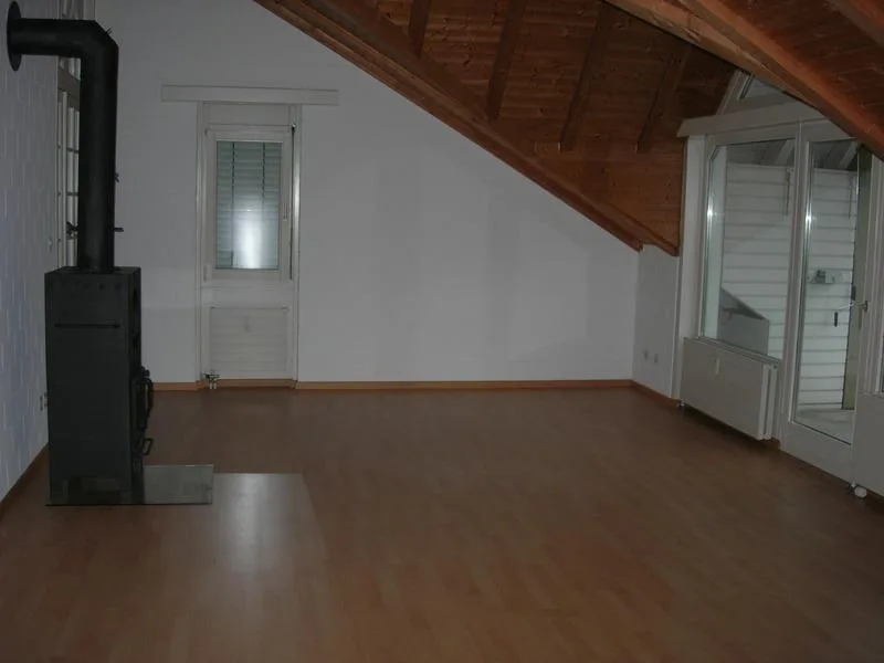 ruhige gelegene Dachwohnung – Foto 8 von 8