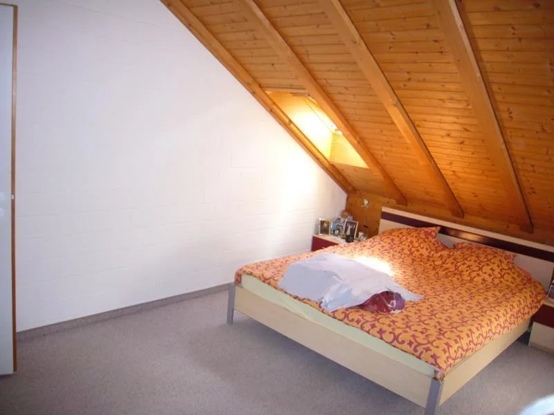 ruhige gelegene Dachwohnung – Foto 6 von 8